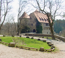 burg_aussen_re.jpg